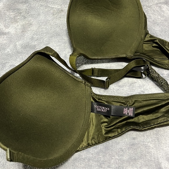 Victoria’s Secret Olive Green Bra and Pantie Set - Picture 10 of 11